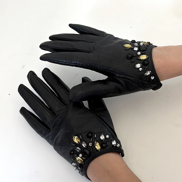 SIZE S/M LEATHER FOREVER NEW Black  Gloves Embellished with Crystals NWOT - Picture 4 of 7